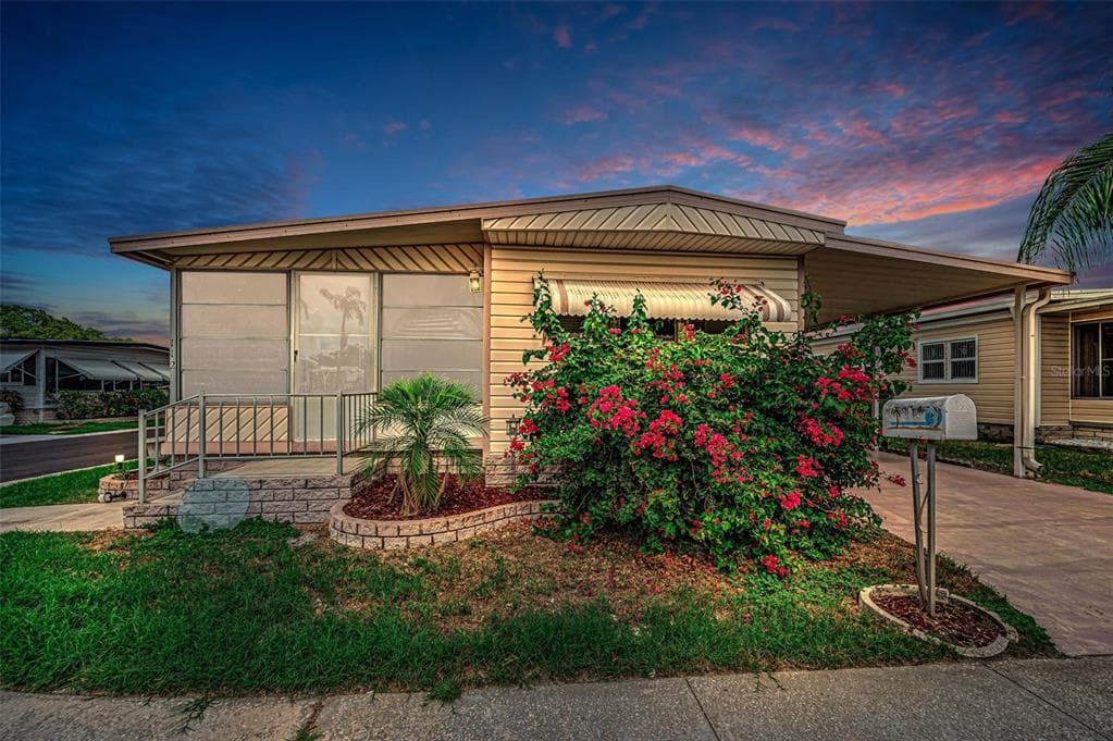 10539 TAHITIAN LANE UNIT 112 LARGO, FL 33773