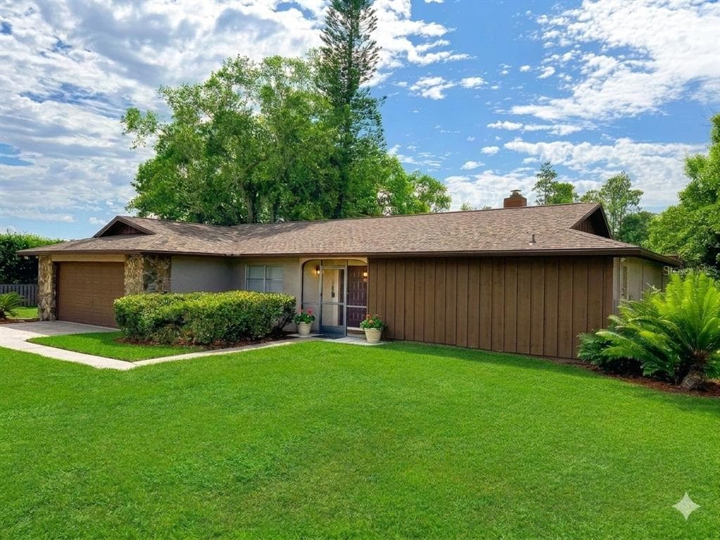 3215 LAKE SAXON DRIVE LAND O LAKES, FL 34639