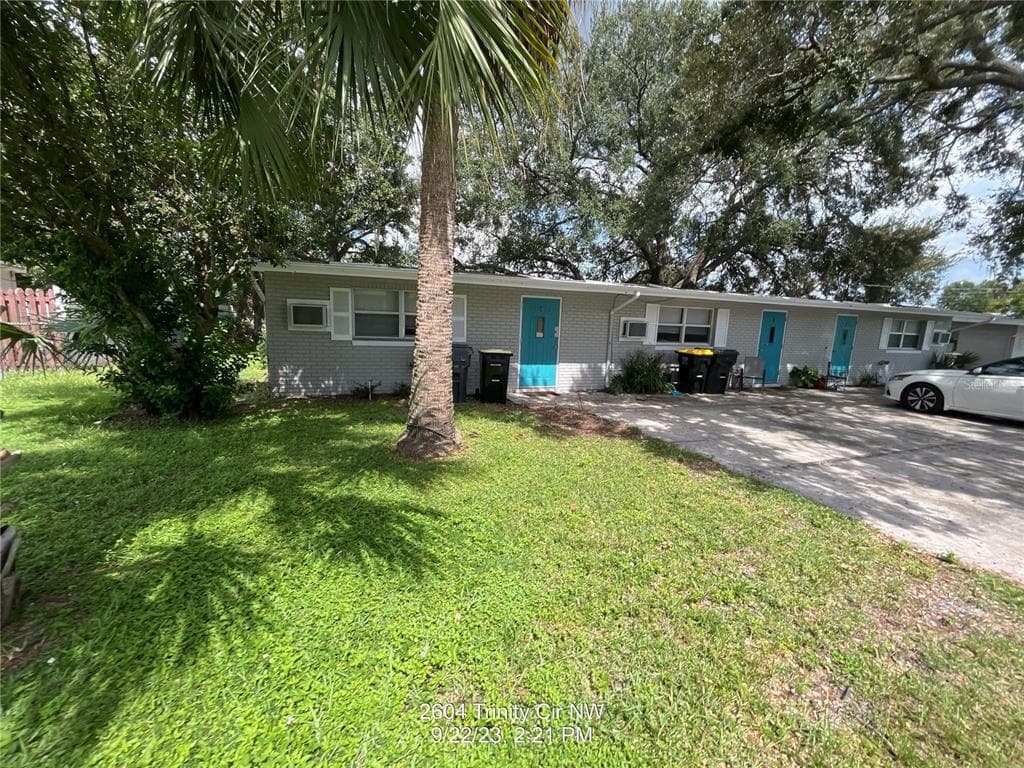 2602 TRINITY CIRCLE NW UNIT B WINTER HAVEN, FL 33881