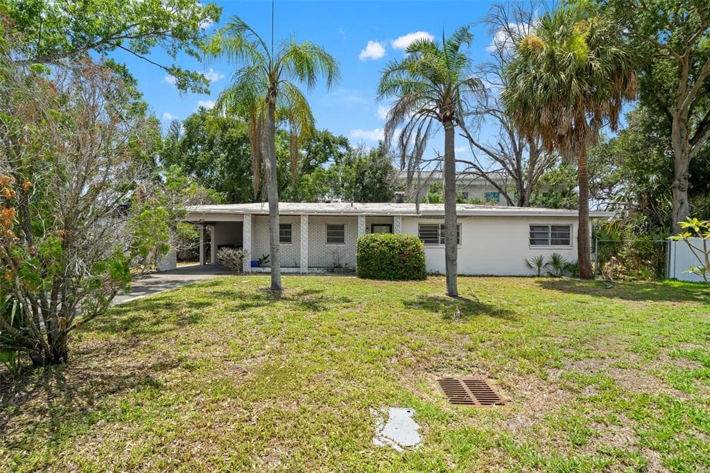 4635 W BAY VILLA AVENUE TAMPA, FL 33611
