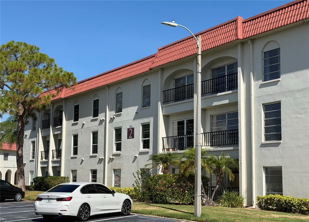 2700 BAYSHORE BOULEVARD UNIT 2108 DUNEDIN, FL 34698