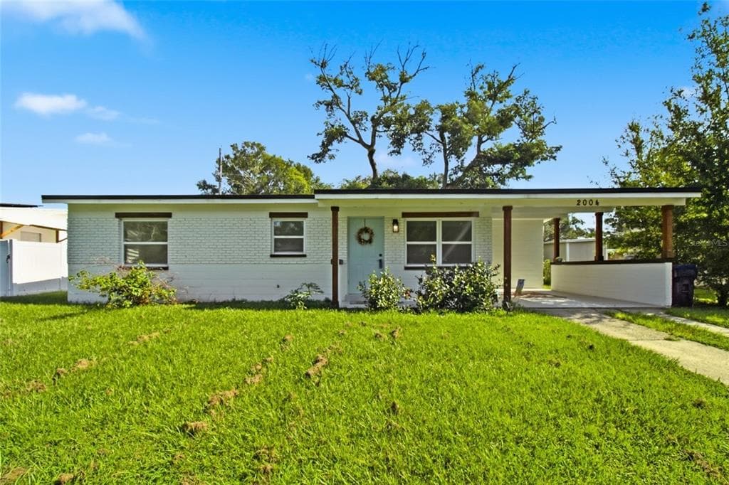 2004 E BROAD STREET TAMPA, FL 33610