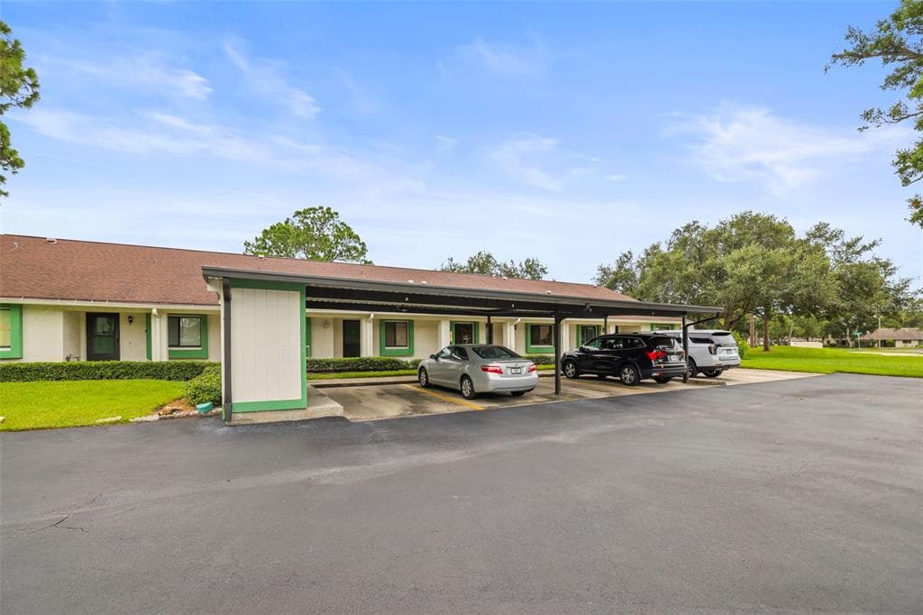 2556 ROYAL PINES CIRCLE UNIT 13-C CLEARWATER, FL 33763