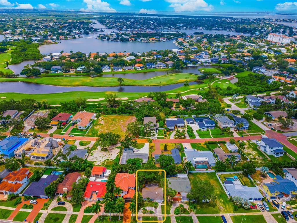 910 SNELL ISLE BOULEVARD NE ST PETERSBURG, FL 33704