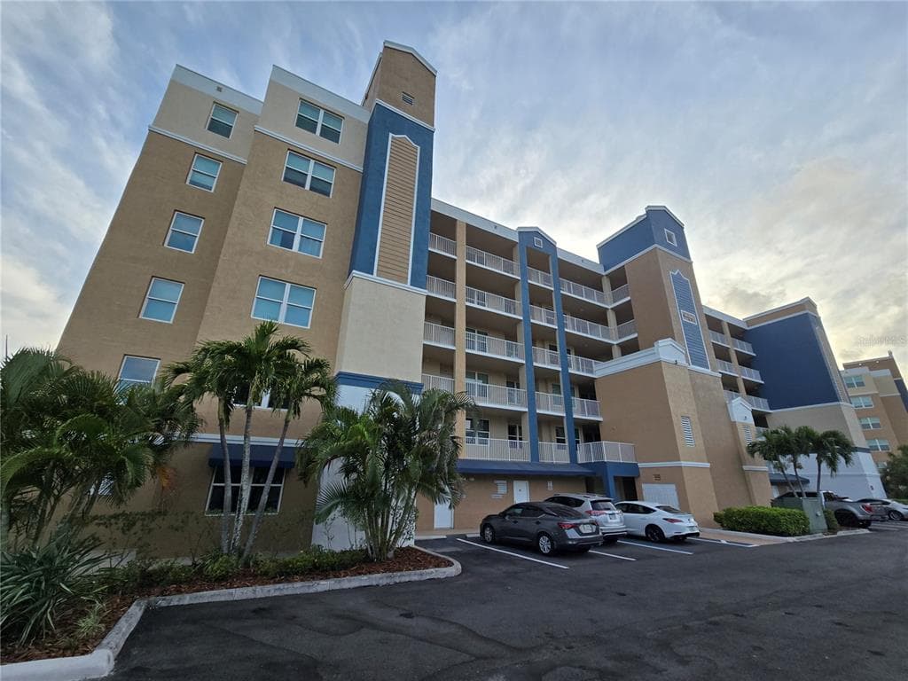 960 STARKEY ROAD UNIT 9206