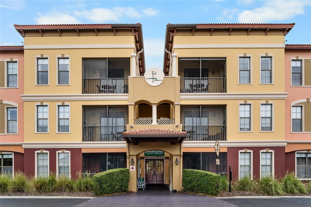 13941 CLUBHOUSE DRIVE UNIT 106 TAMPA, FL 33618