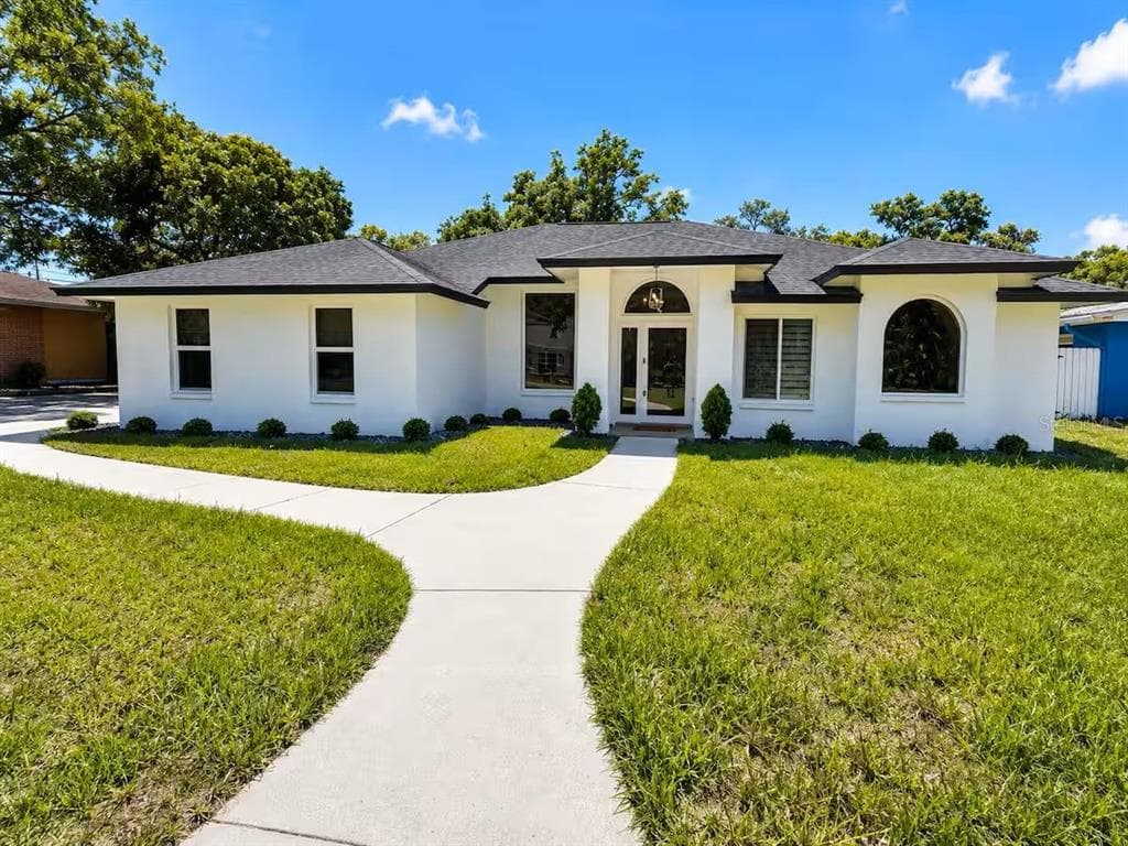 4760 CAMPHOR AVENUE SARASOTA, FL 34231