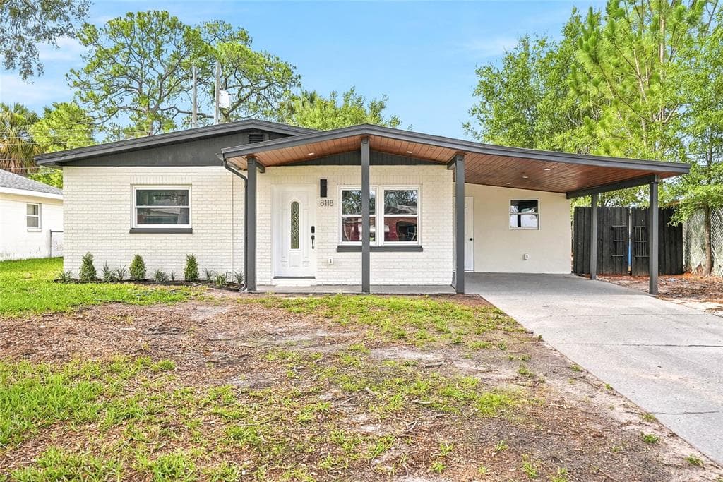 8118 TANGLEWOOD LANE TAMPA, FL 33615