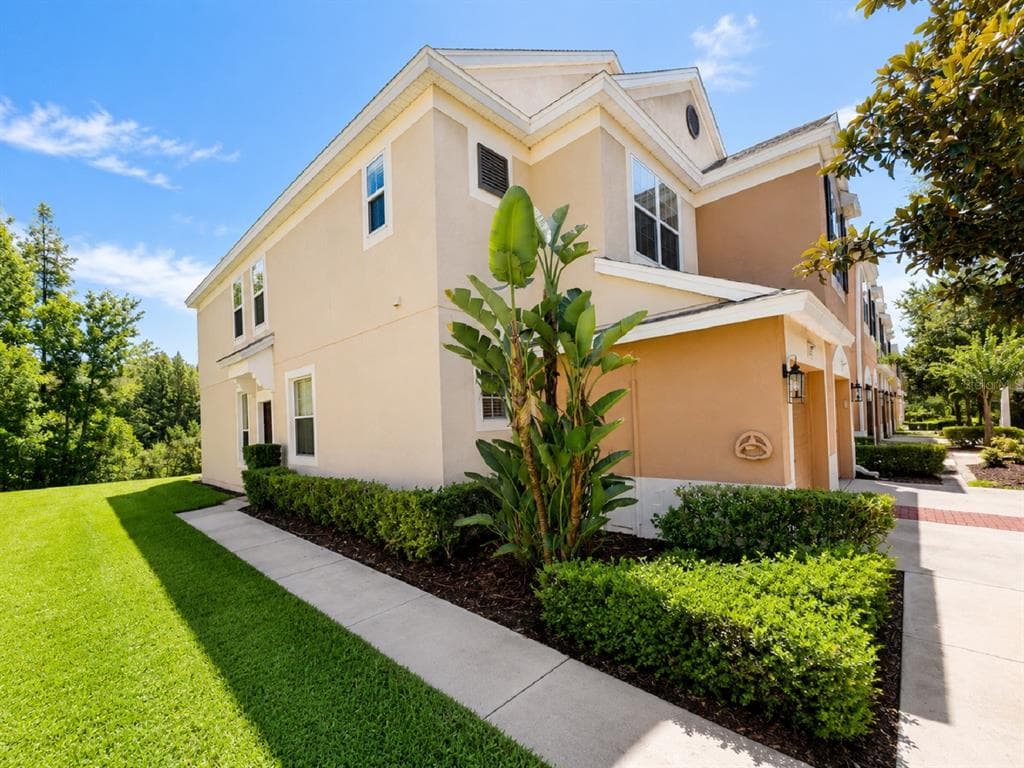 26613 CASTLEVIEW WAY WESLEY CHAPEL, FL 33544