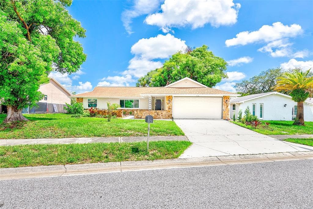 8741 HONEYCOMB DRIVE PORT RICHEY, FL 34668