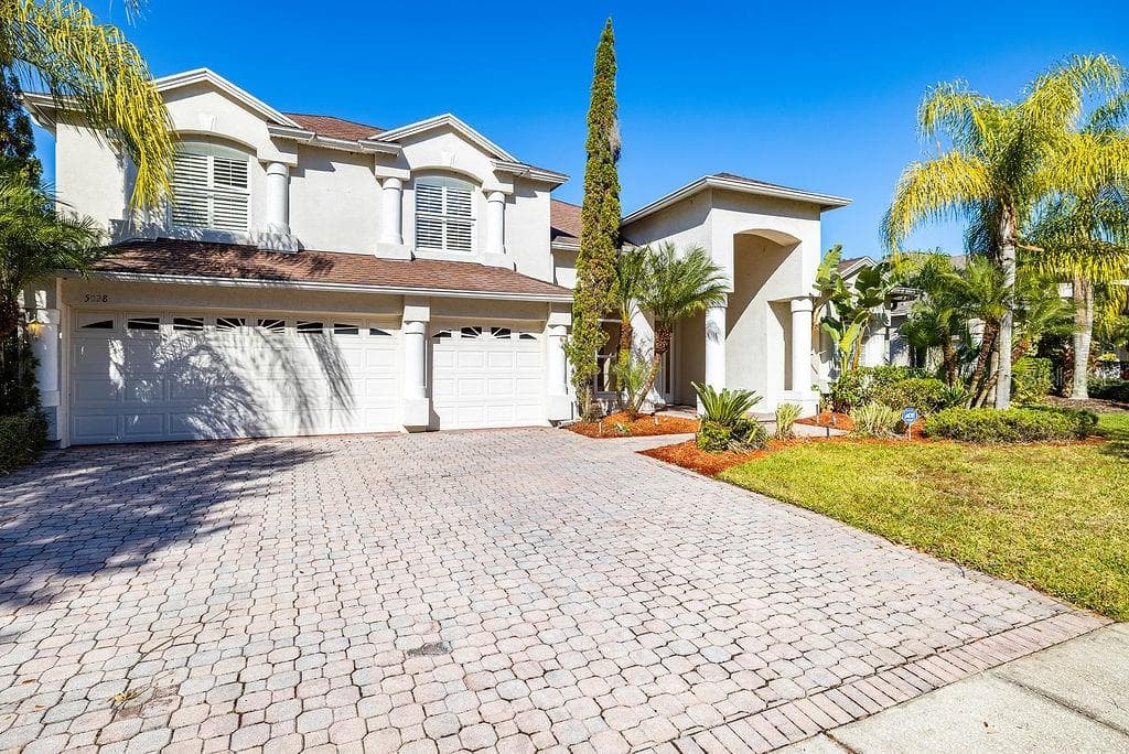 5028 ASHINGTON LANDING DRIVE TAMPA, FL 33647