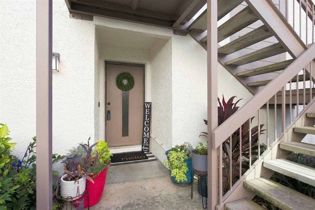 511 MISTLETOE COURT UNIT A SAFETY HARBOR, FL 34695