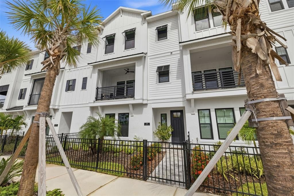 1528 SKYSAIL LANE SARASOTA, FL 34240