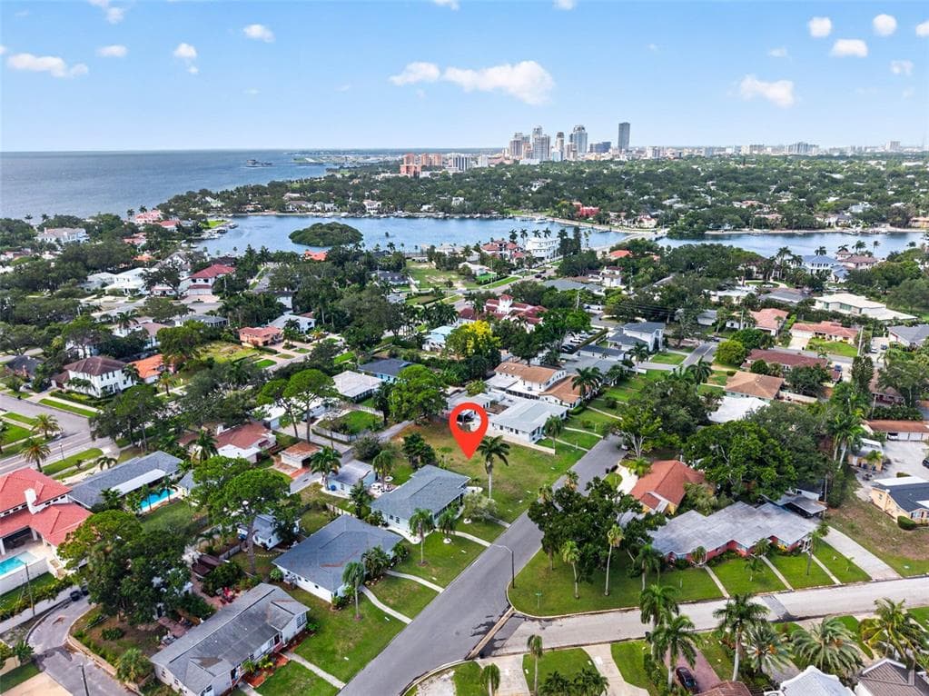 257 MATEO WAY NE ST PETERSBURG, FL 33704
