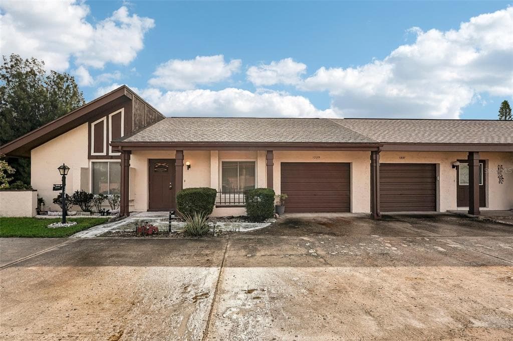 1329 NEW BEDFORD DRIVE SUN CITY CENTER, FL 33573