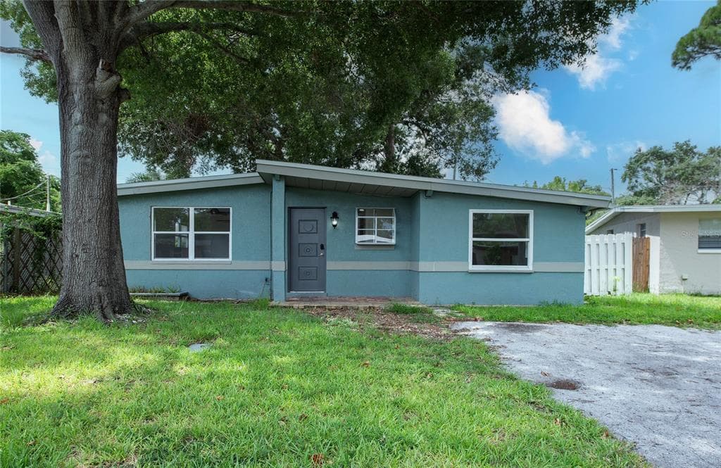 10276 121ST AVENUE LARGO, FL 33773