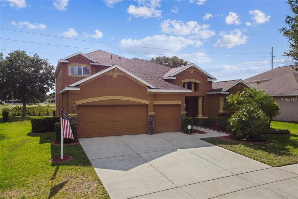 1110 FACET VIEW WAY VALRICO, FL 33594