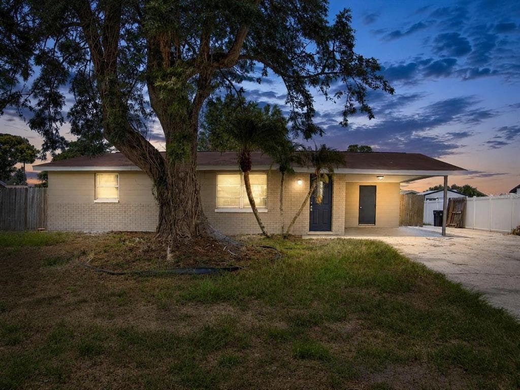 5010 SHETLAND AVENUE TAMPA, FL 33615