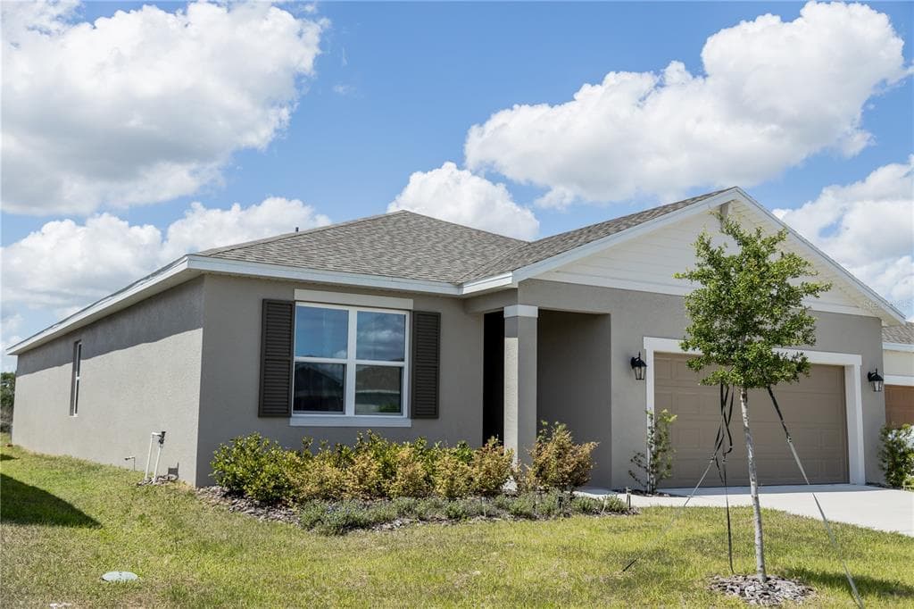 661 CROWN ROSE DRIVE EAGLE LAKE, FL 33839