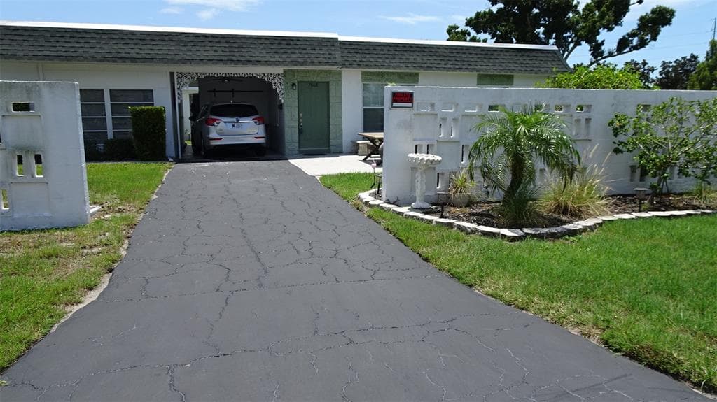 7868 40TH AVENUE N UNIT 7868 ST PETERSBURG, FL 33709