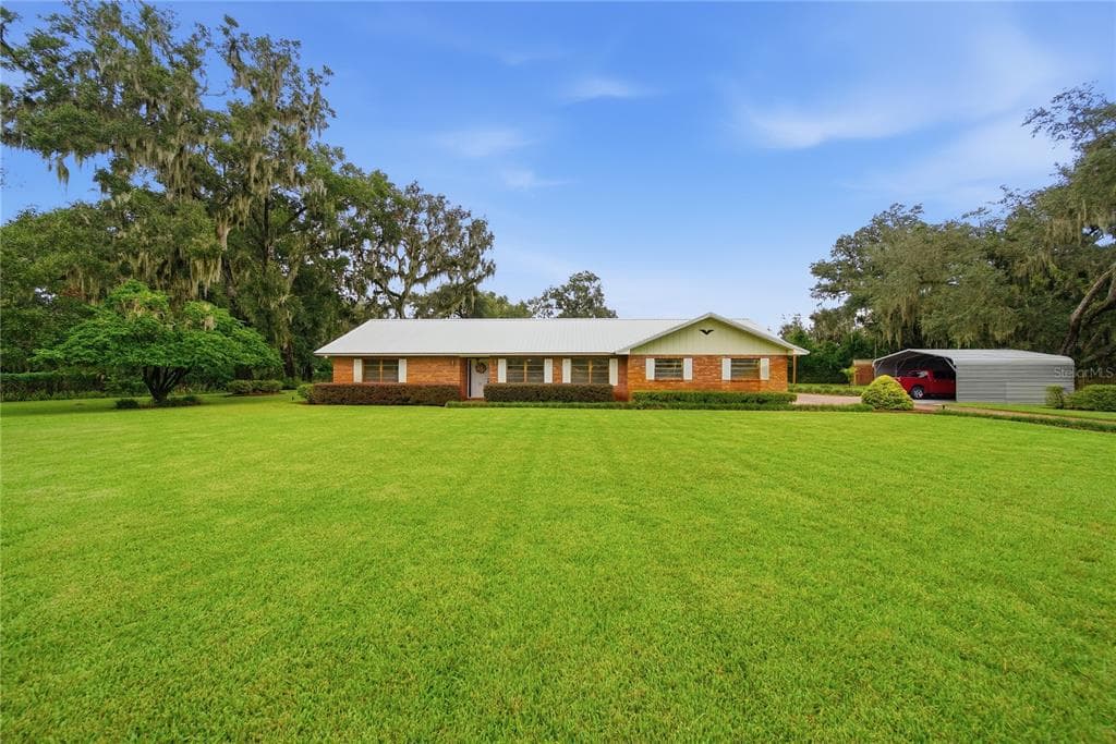 3704 THONOTOSASSA ROAD PLANT CITY, FL 33565