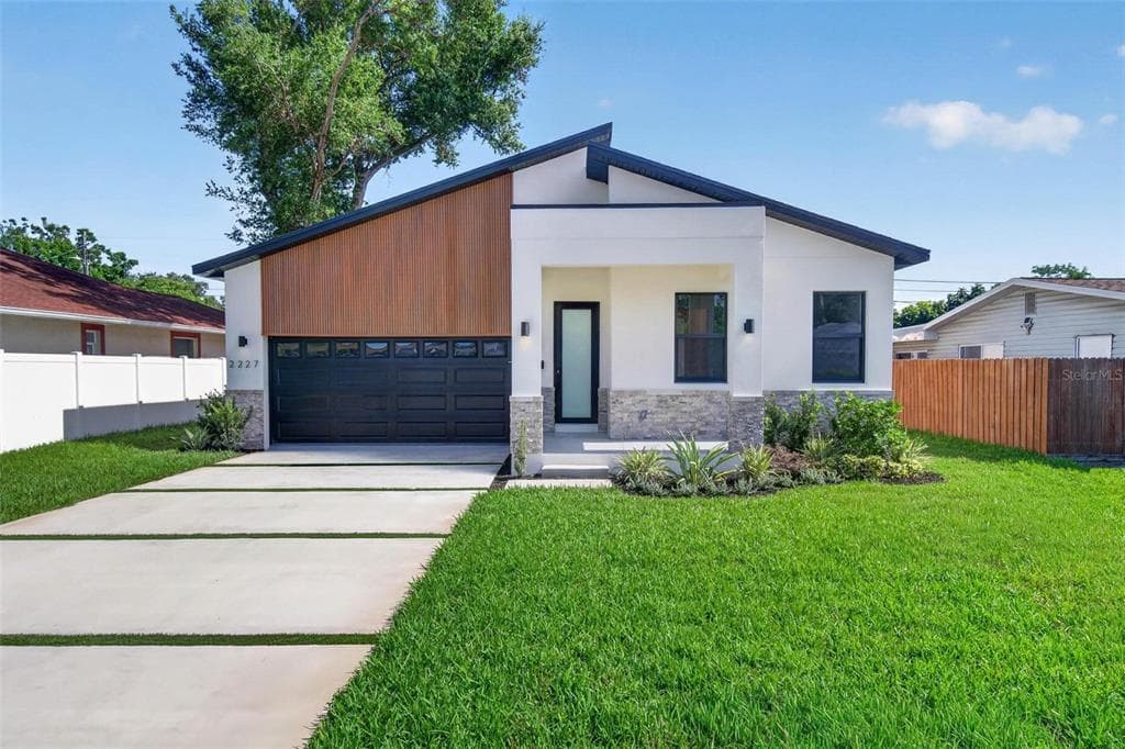 2227 32ND AVENUE N ST PETERSBURG, FL 33713