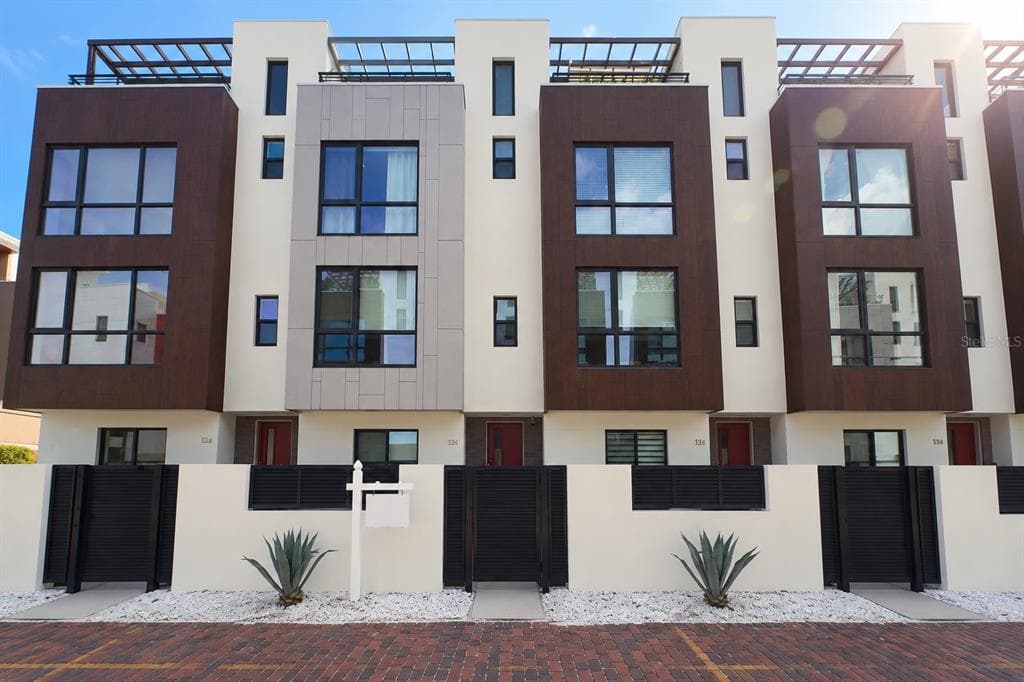 136 8TH STREET N ST PETERSBURG, FL 33701