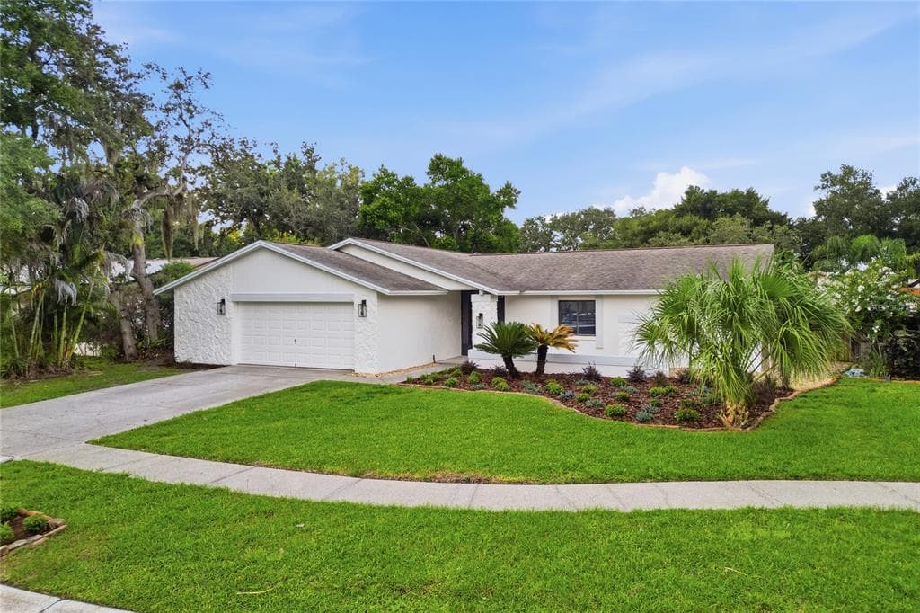 724 ISLETON DRIVE BRANDON, FL 33511