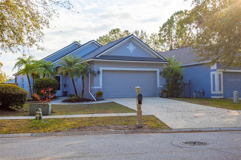 7603 DEVONBRIDGE GARDEN WAY APOLLO BEACH, FL 33572