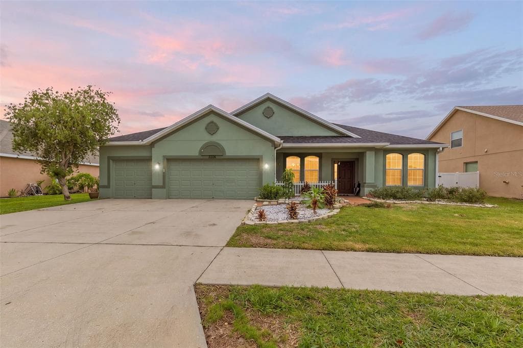 2206 VIA CORTONA STREET PLANT CITY, FL 33566