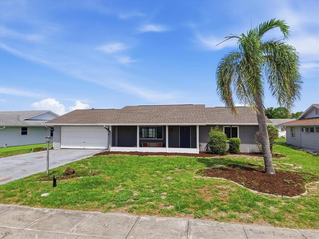 1404 SETON HALL DRIVE SUN CITY CENTER, FL 33573