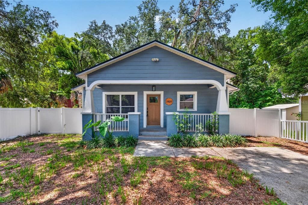 1909 E HENRY AVENUE TAMPA, FL 33610