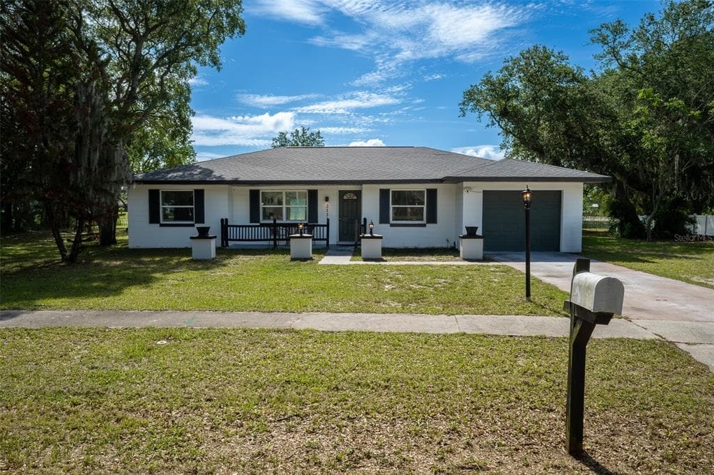 2131 HAINLIN COURT DELTONA, FL 32738