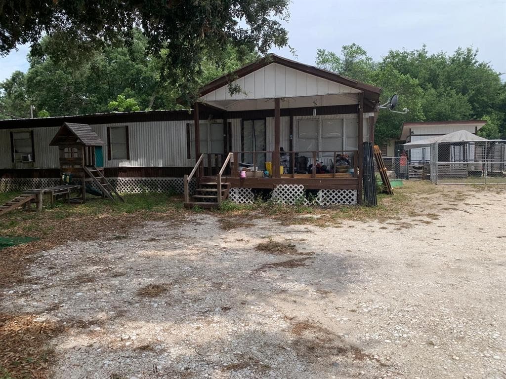 11811 HAZEN AVENUE THONOTOSASSA, FL 33592