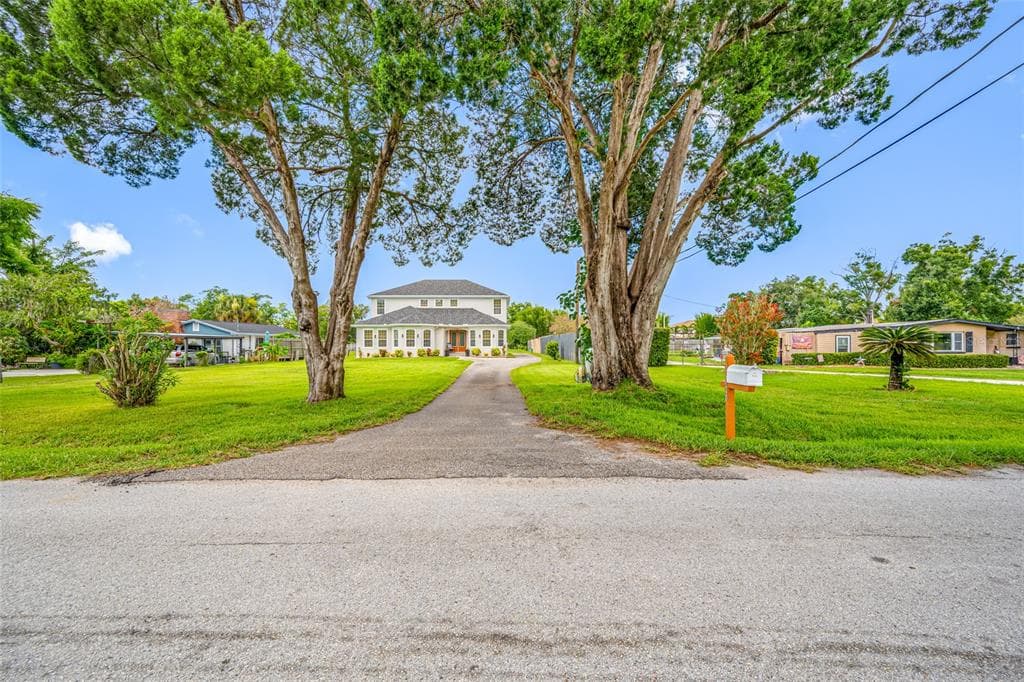 13030 DELWOOD ROAD TAMPA, FL 33624