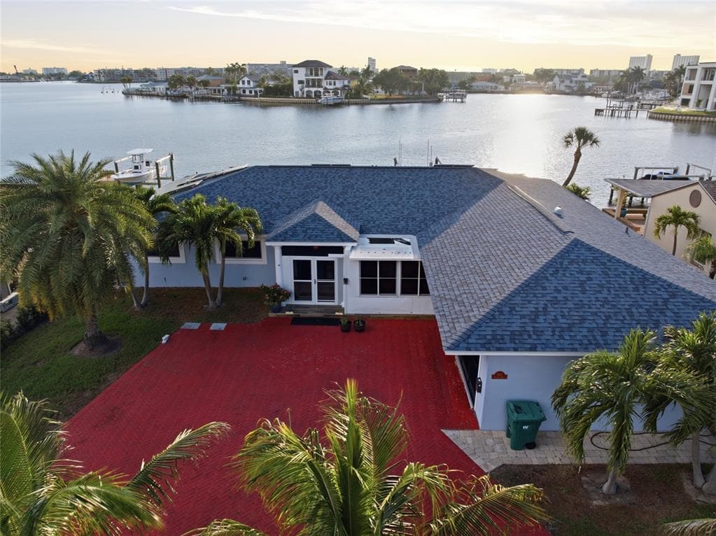 1818 DOLPHIN BOULEVARD S ST PETERSBURG, FL 33707