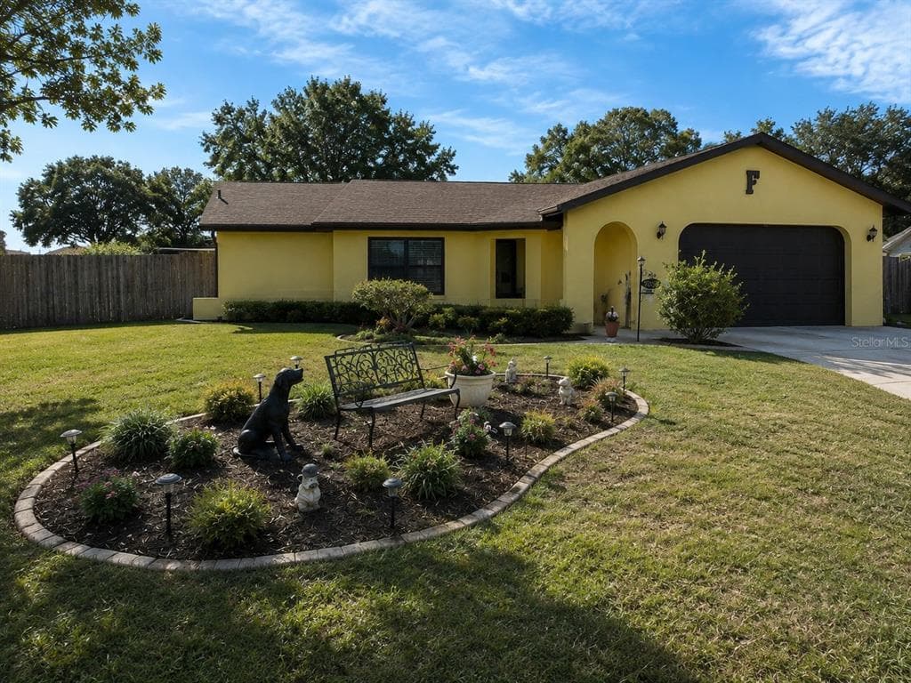 7054 LEXINGTON CIRCLE BROOKSVILLE, FL 34602