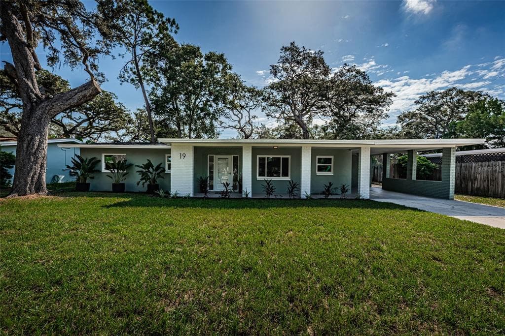 19 VENTURA DRIVE DUNEDIN, FL 34698