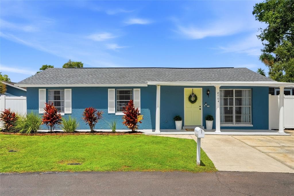 8704 MARLIN COURT TAMPA, FL 33634