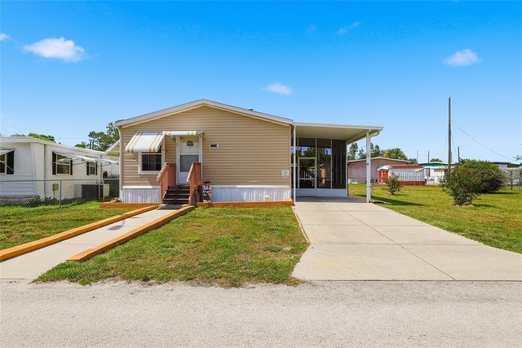 38745 NEW JERSEY AVENUE ZEPHYRHILLS, FL 33542