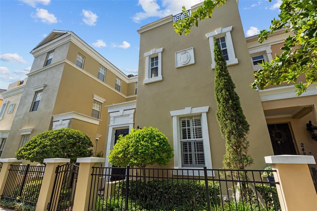 2419 VICTORIA GARDENS LANE TAMPA, FL 33609