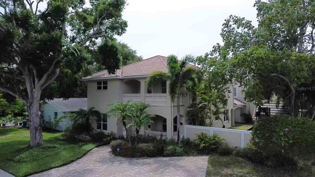 2301 S HALE AVENUE TAMPA, FL 33629