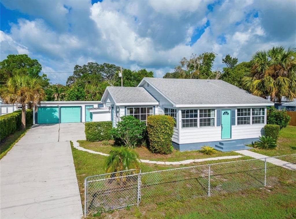 1564 S MICHIGAN AVENUE CLEARWATER, FL 33756