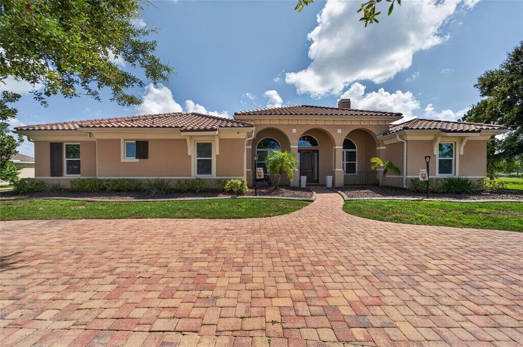 5207 LAKE VENICE DRIVE WIMAUMA, FL 33598
