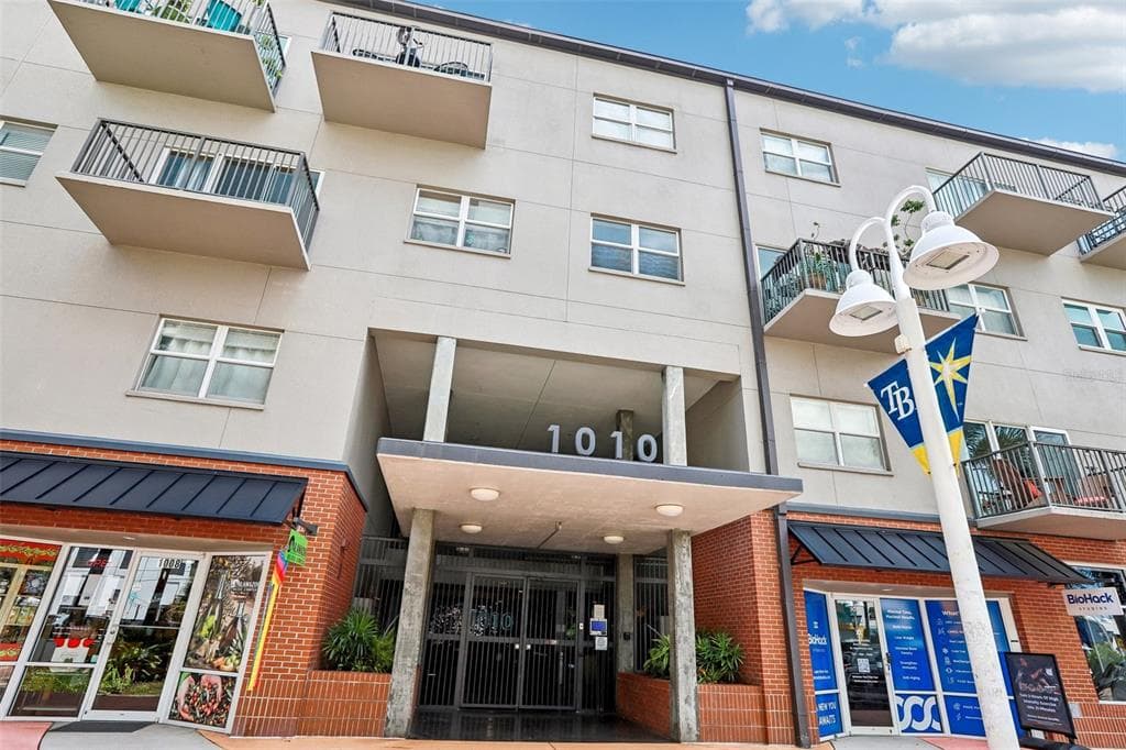 1010 CENTRAL AVENUE UNIT 413 ST PETERSBURG, FL 33705