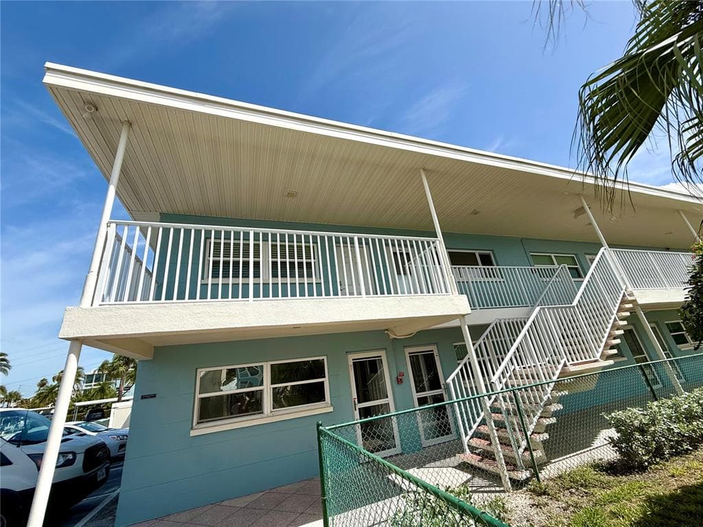 6111 E 2ND STREET E UNIT #17 ST PETE BEACH, FL 33706