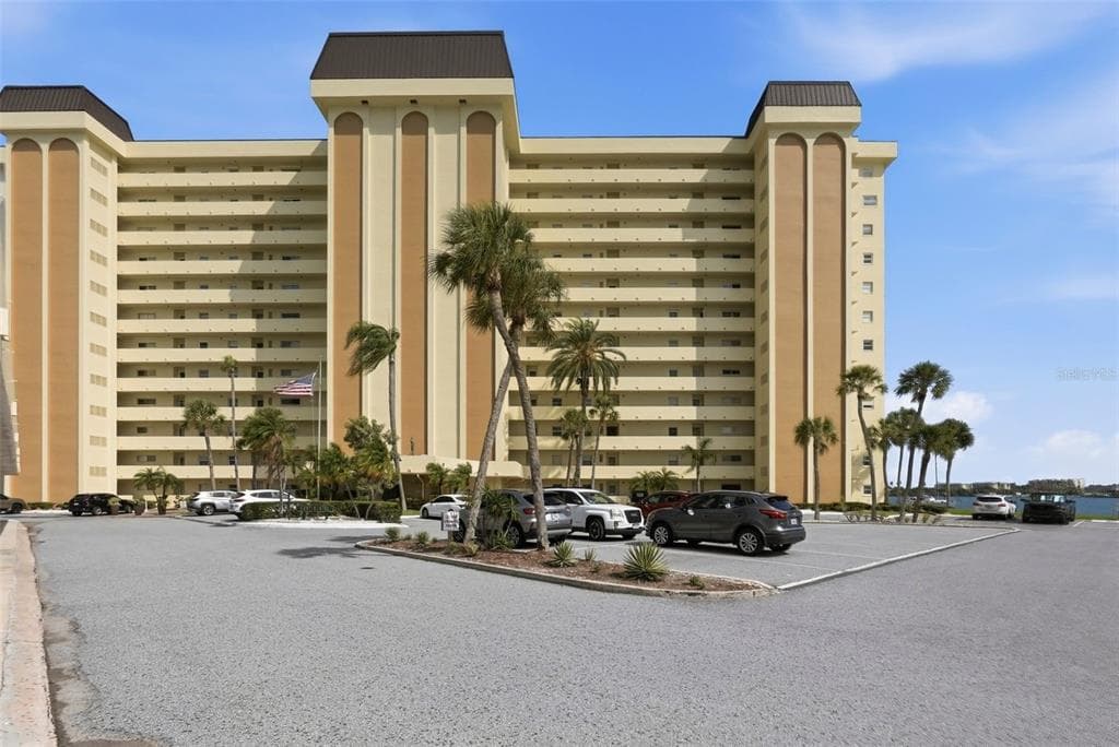 4775 COVE CIRCLE UNIT 106 ST PETERSBURG, FL 33708