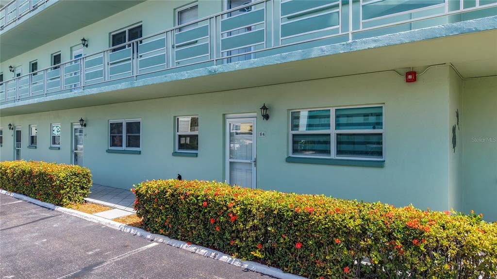 5935 30TH AVENUE S UNIT 104 GULFPORT, FL 33707