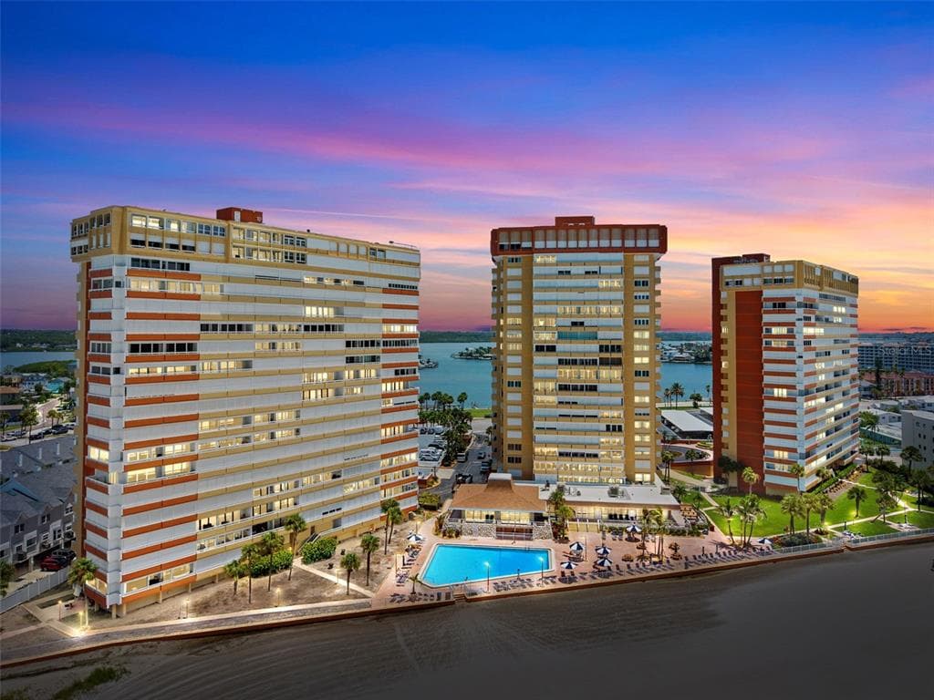 17940 GULF BOULEVARD UNIT 11E