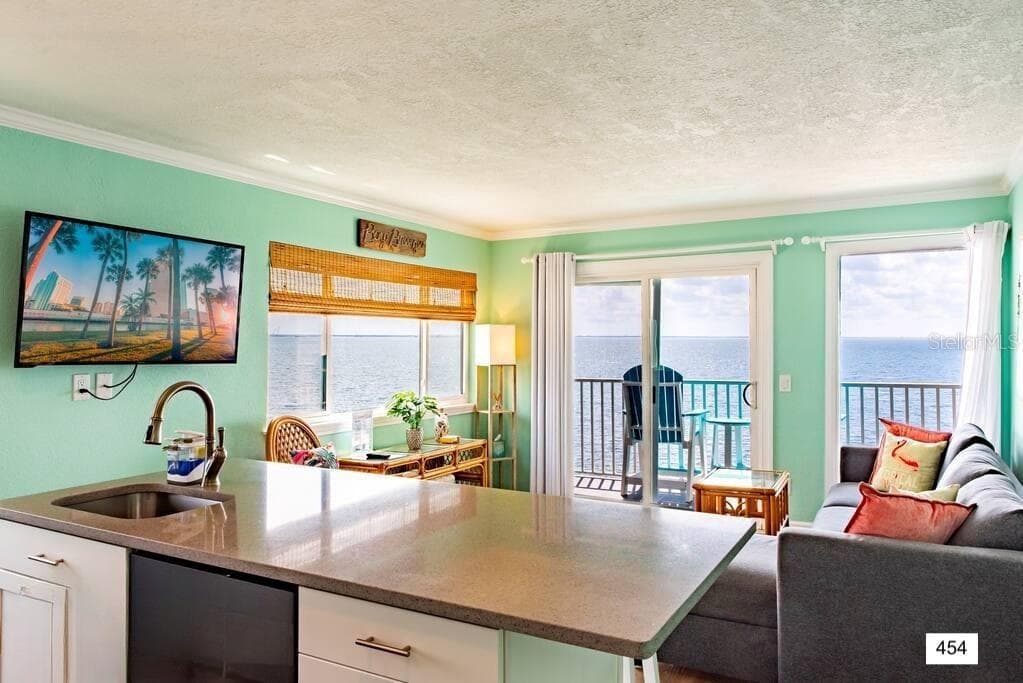 2506 N ROCKY POINT DRIVE UNIT 454